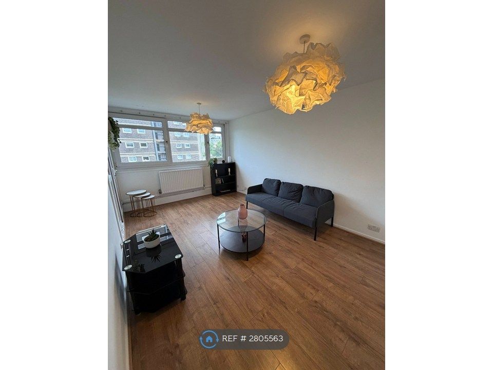 Property photo 1 of 21 Living Room