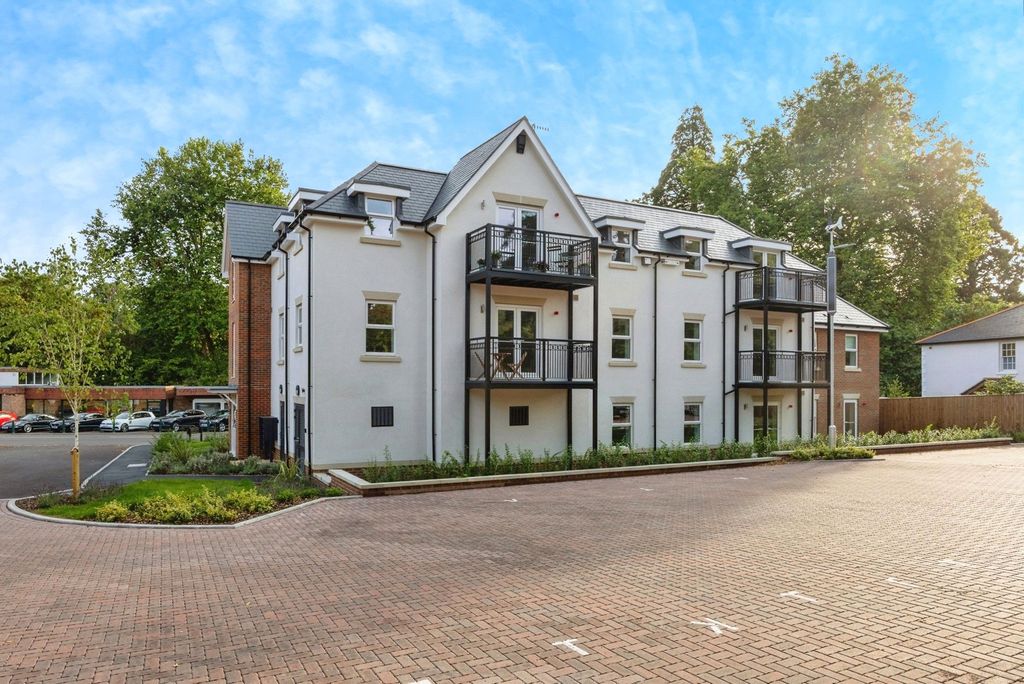 Property photo 3 of 8 Picture No. 02