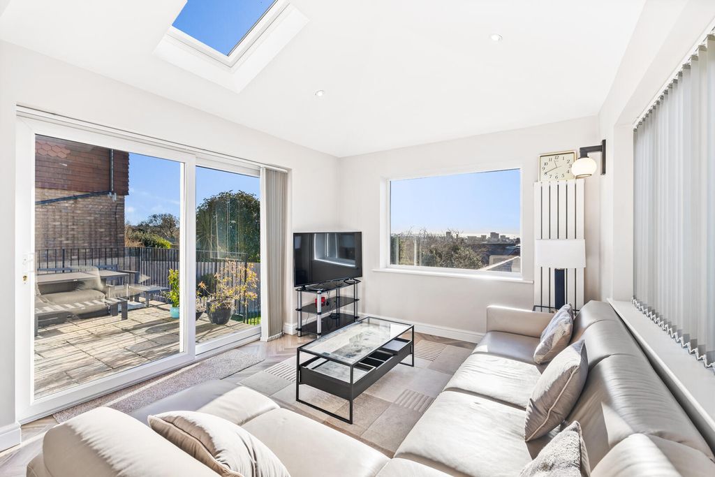 Property photo 2 of 23 Living Room