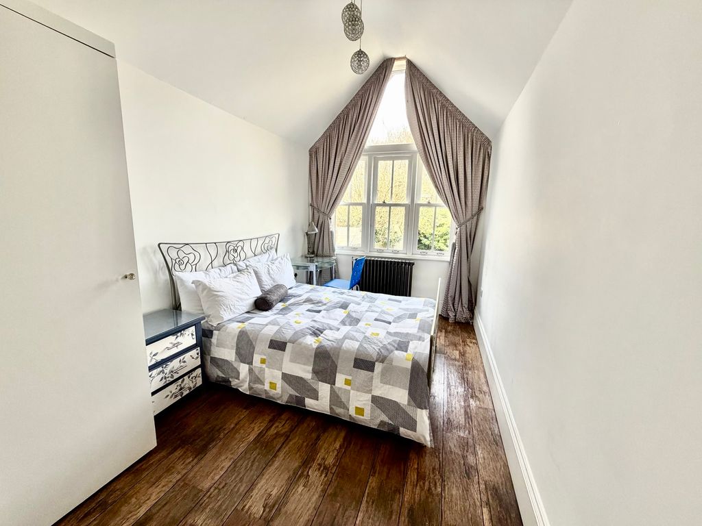 Property photo 2 of 8 Image