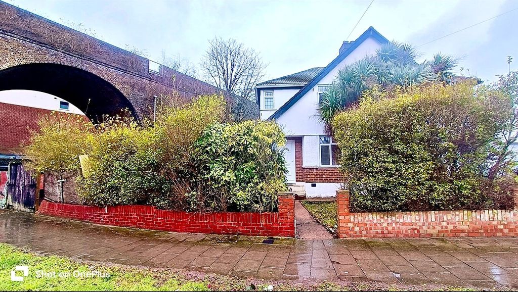 Property photo 1 of 9 3 Bed Semi-Detached House To Rent Welbeck Road, South Harrow Ha2