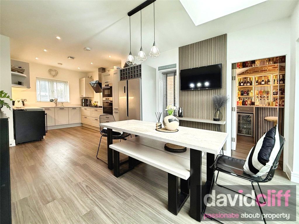 Property photo 3 of 35 Picture No. 07