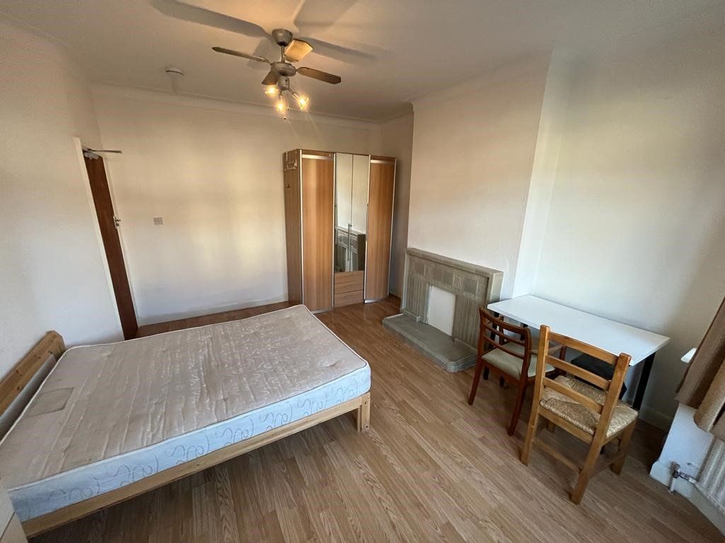Property photo 3 of 3