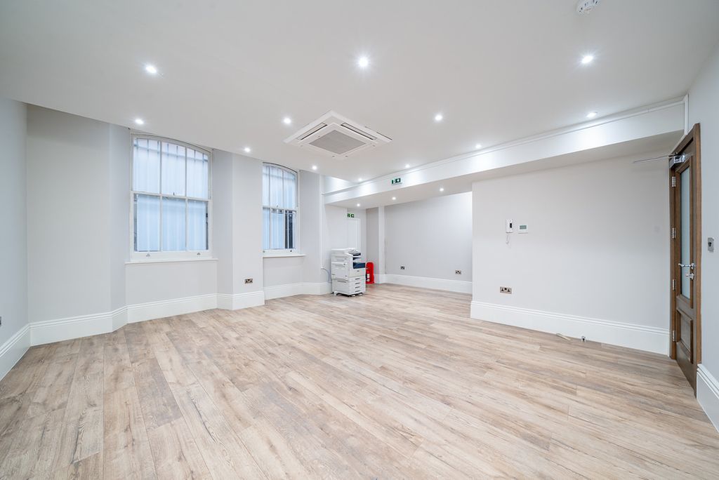 Property photo 3 of 9 Picture 3