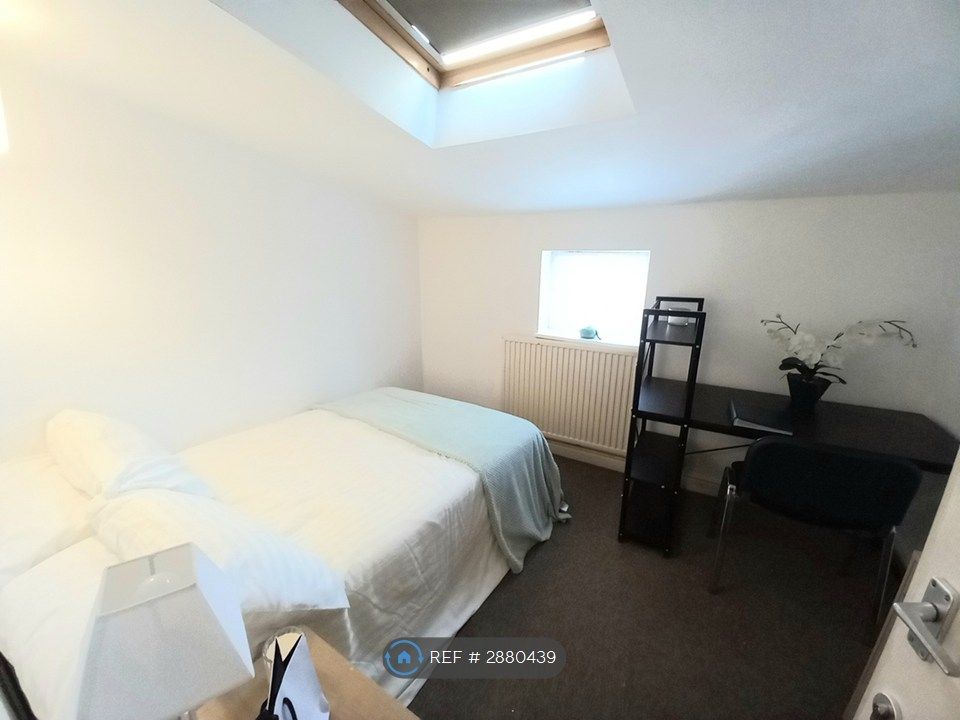 Property photo 3 of 9 Bedroom