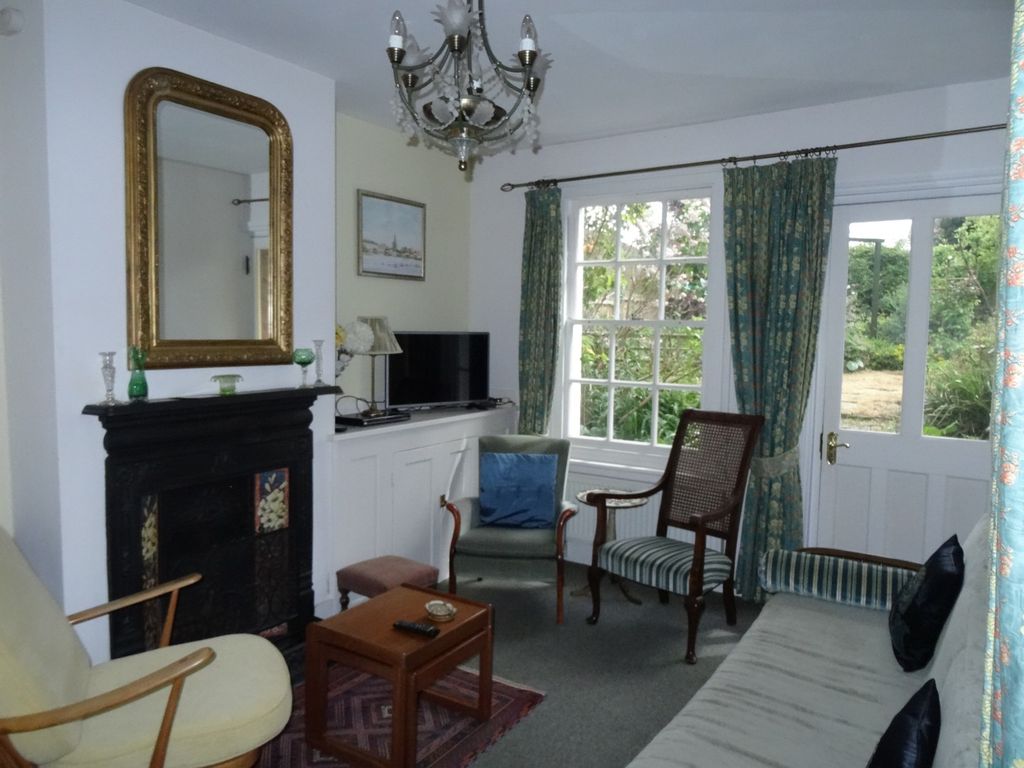 Property photo 2 of 11