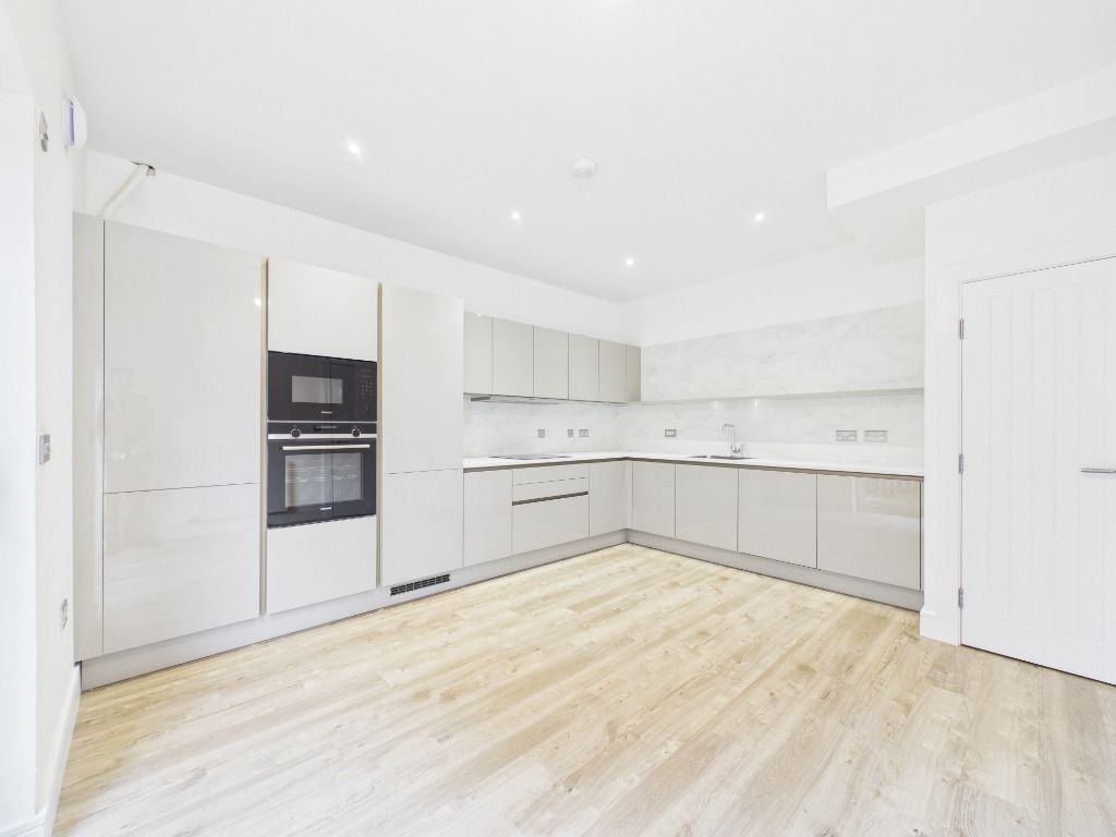 Property photo 2 of 23