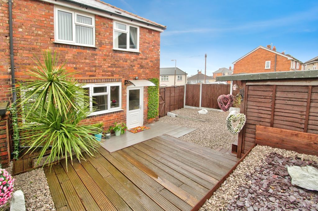 Property photo 2 of 15 Garden