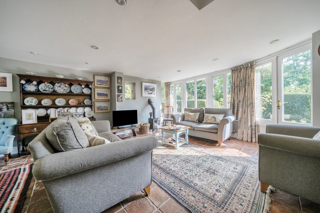 Property photo 2 of 42 1334058-23-689F72F8E92Df