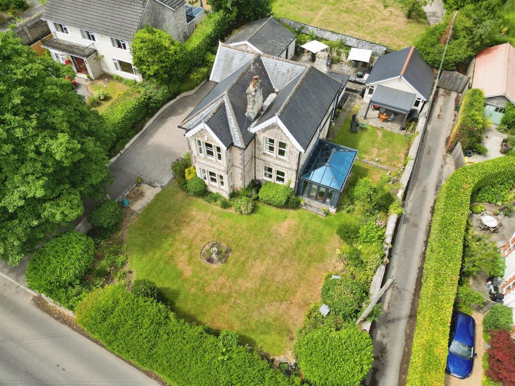 Property photo 2 of 34