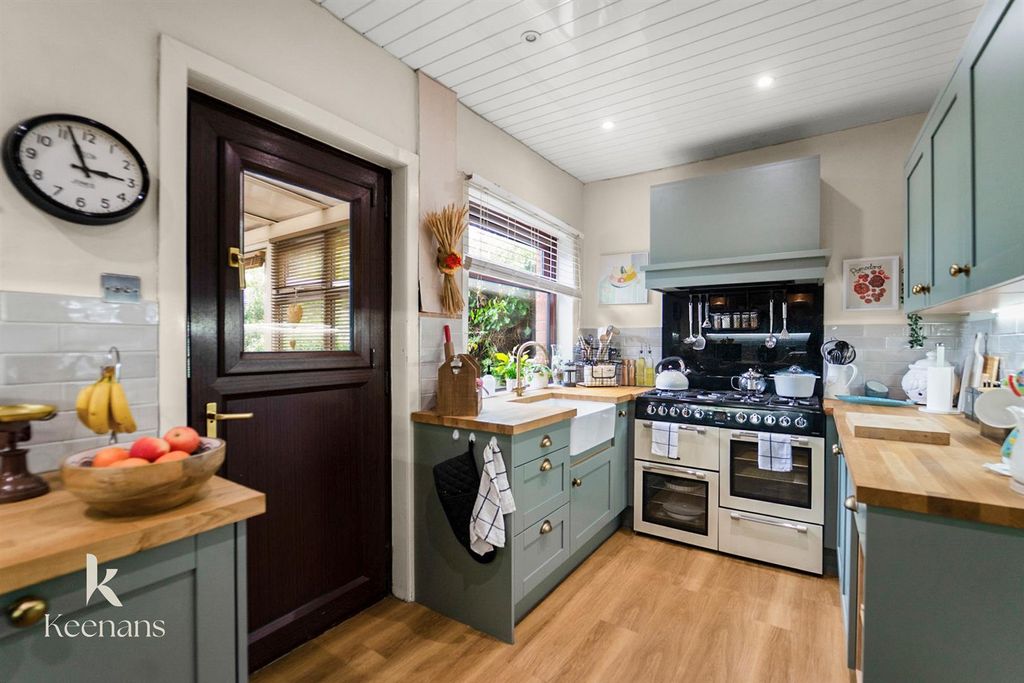 Property photo 1 of 48 Rochdale Road-01.Jpg