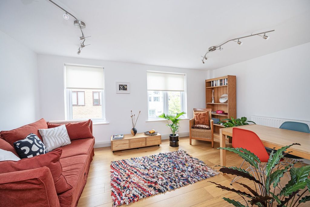 Property photo 2 of 11