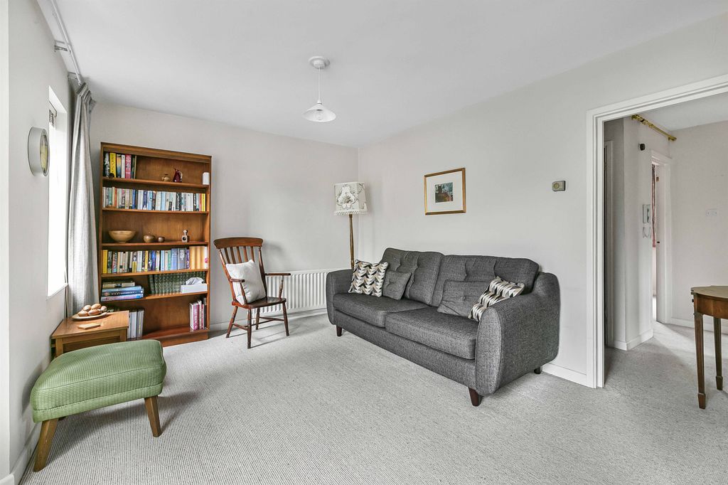 Property photo 2 of 9