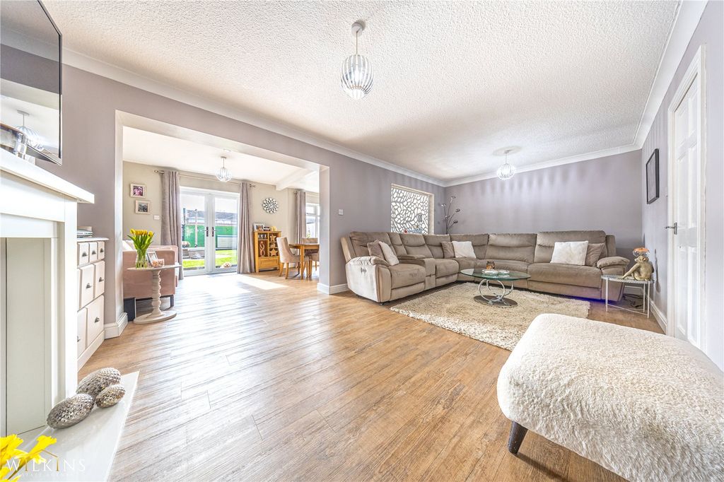 Property photo 3 of 27 Picture No. 05