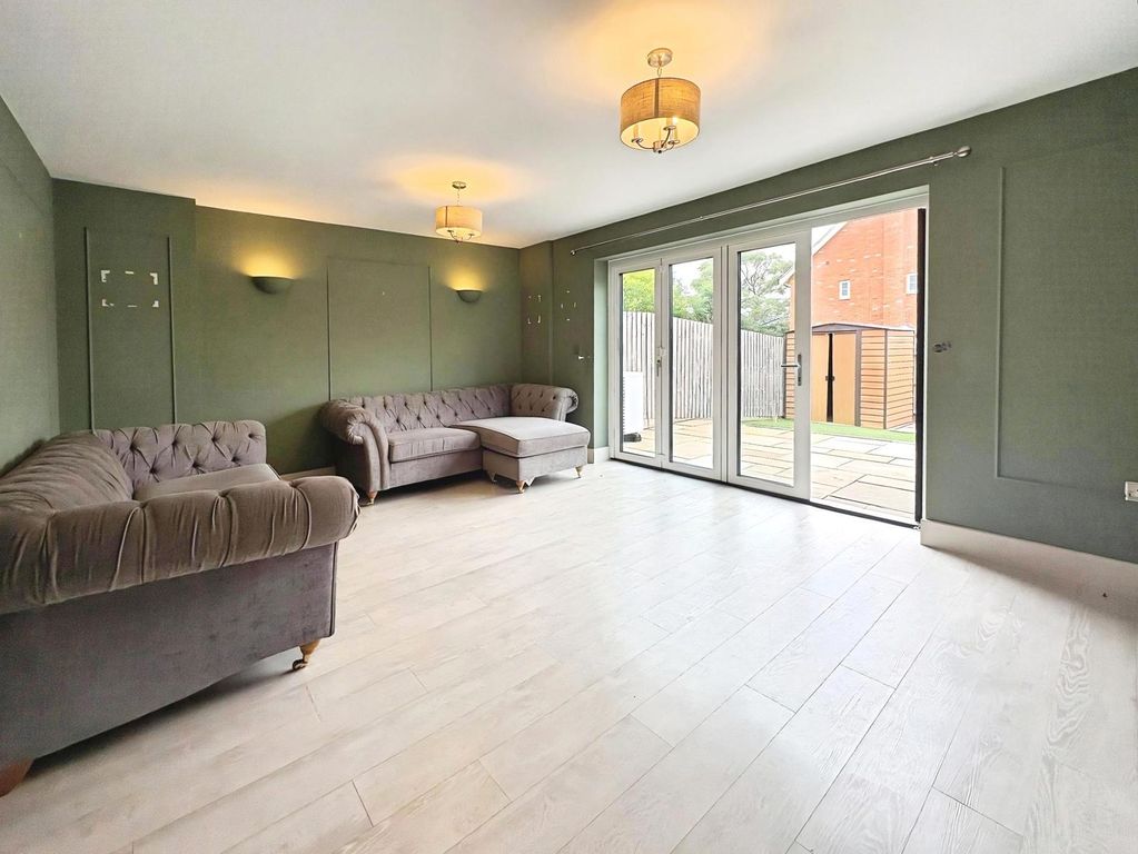 Property photo 2 of 16 Pbox-Img.Jpg