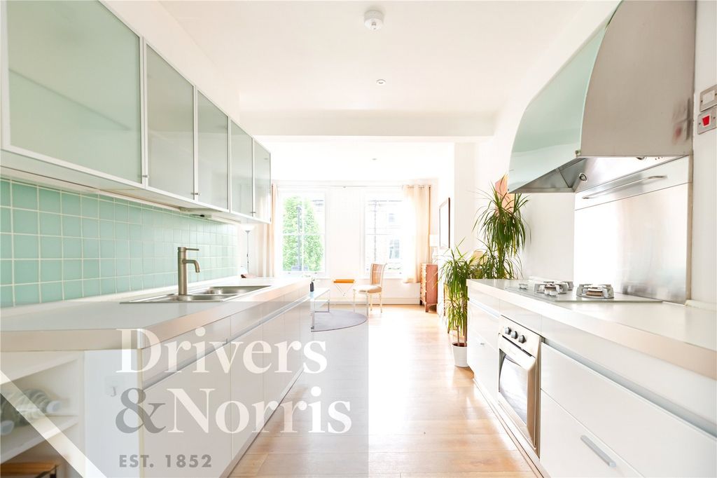 Property photo 2 of 12 Picture No. 18