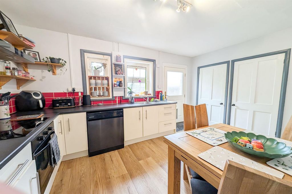 Property photo 2 of 13 Pxl_20260113_122144514.Raw-01.Cover.Jpg