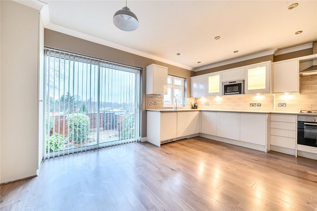 Property photo 2 of 19 Picture No. 10