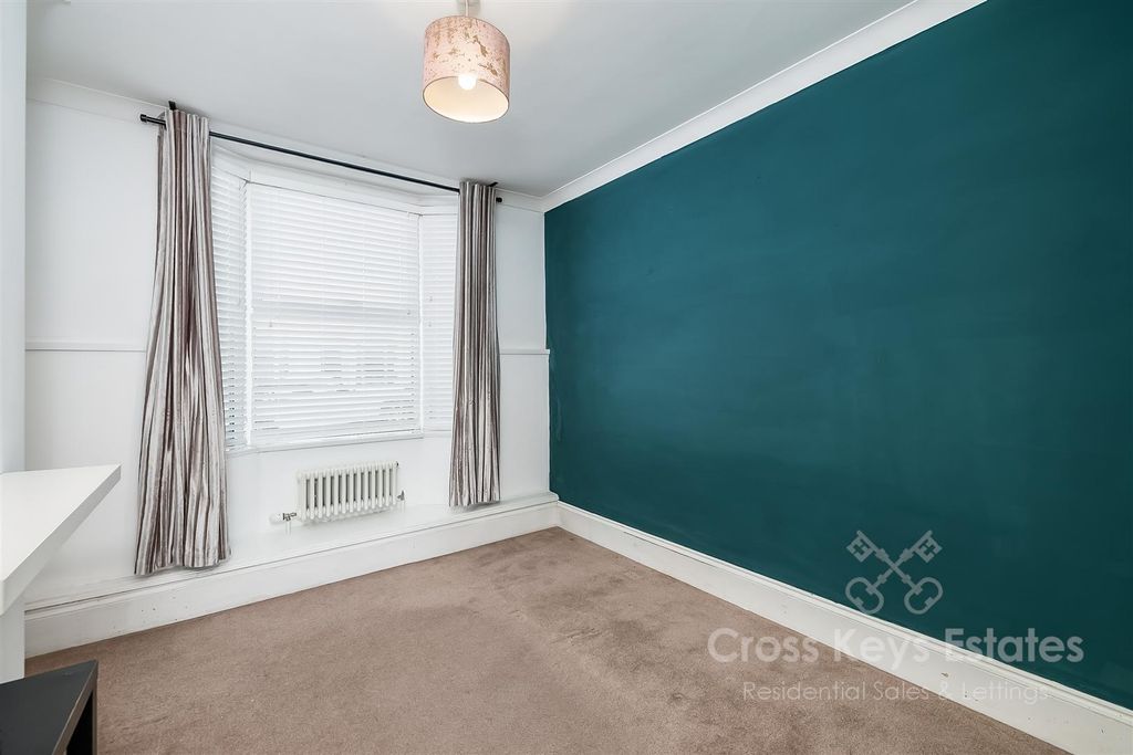 Property photo 2 of 21 Sitting Room