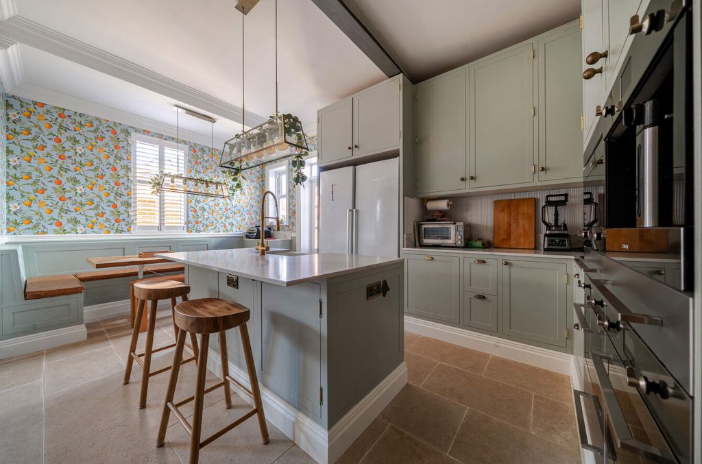 Property photo 3 of 16 1502110-21-6A75dc...