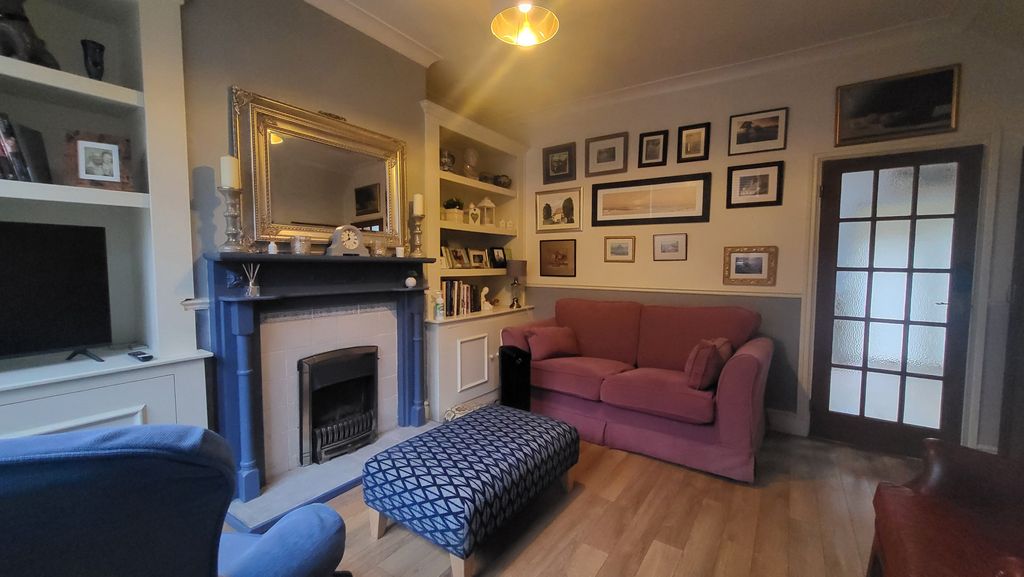 Property photo 2 of 12