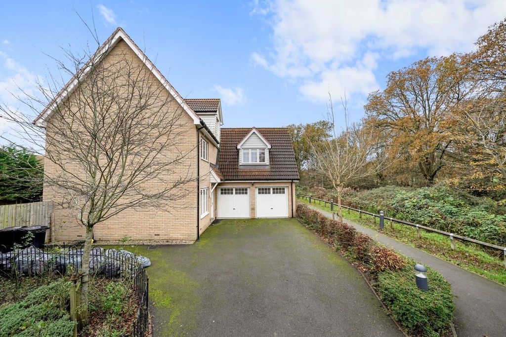 Property photo 2 of 36