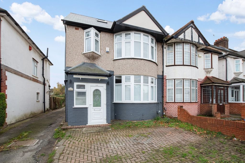 Property photo 2 of 20