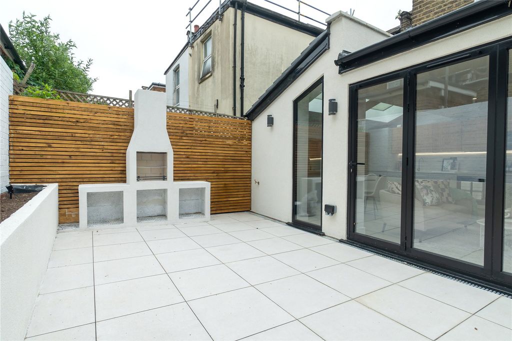 Property photo 2 of 14 Picture No. 07