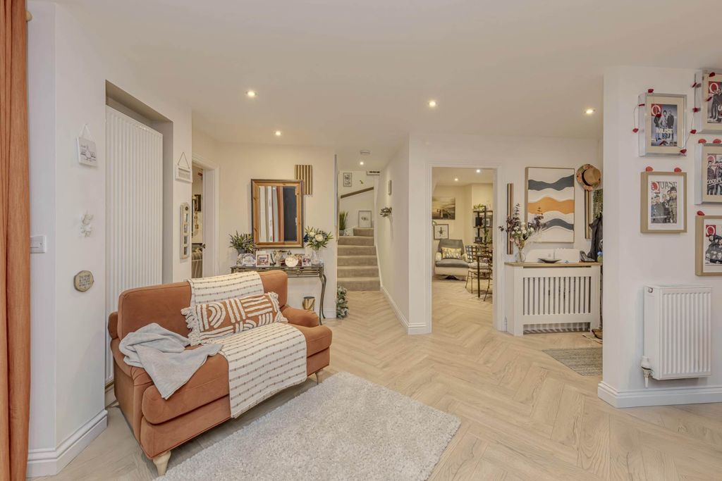 Property photo 2 of 30