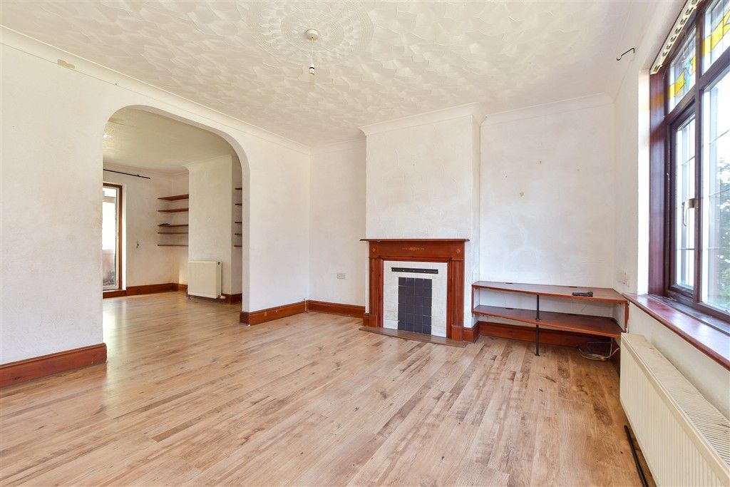 Property photo 2 of 10 Lounge
