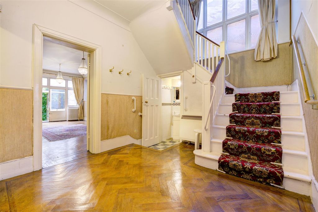 Property photo 2 of 14