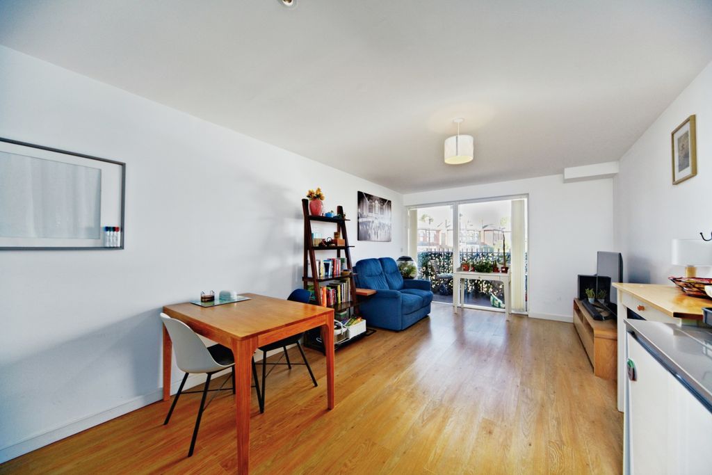 Property photo 3 of 20