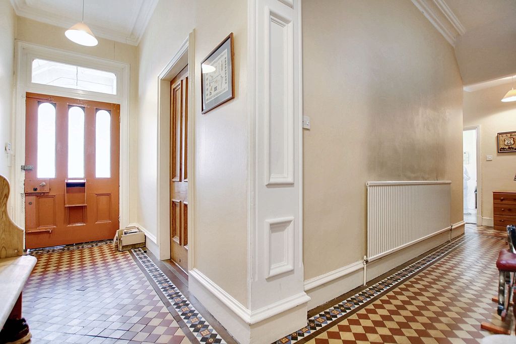 Property photo 2 of 42