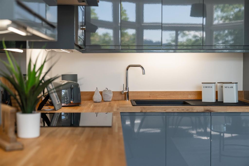 Property photo 3 of 27 Open Plan Living_-10.Jpg