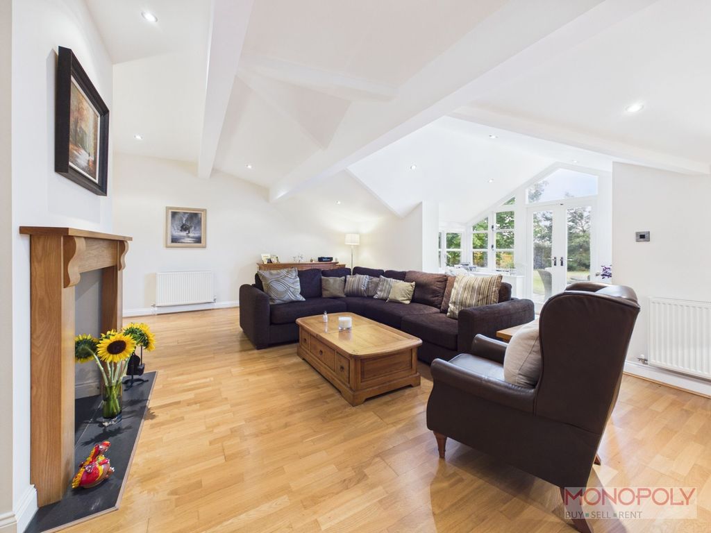 Property photo 2 of 32
