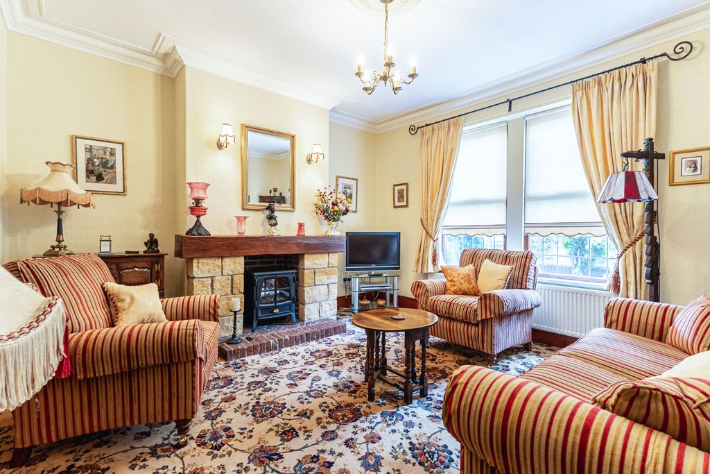 Property photo 2 of 16 Living Room