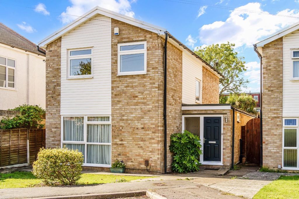 Property photo 1 of 18 Haymer Gardens (2).Jpg