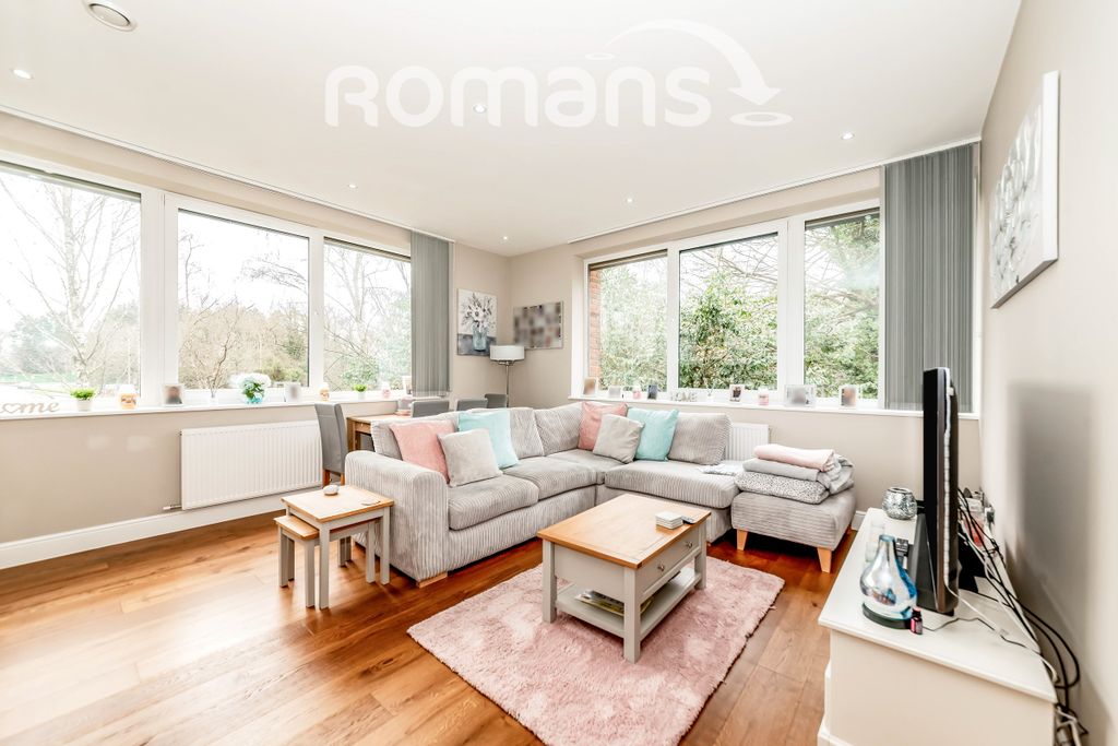 Property photo 1 of 9 Edcc77Df-148c-4A23-9