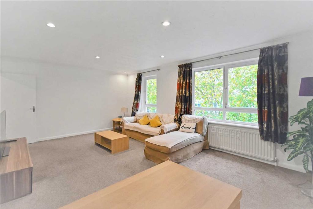 Property photo 2 of 10