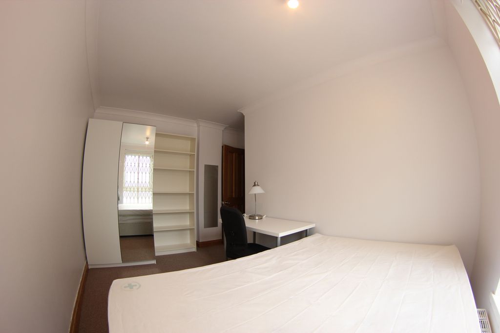 Property photo 1 of 8 Flat Share
