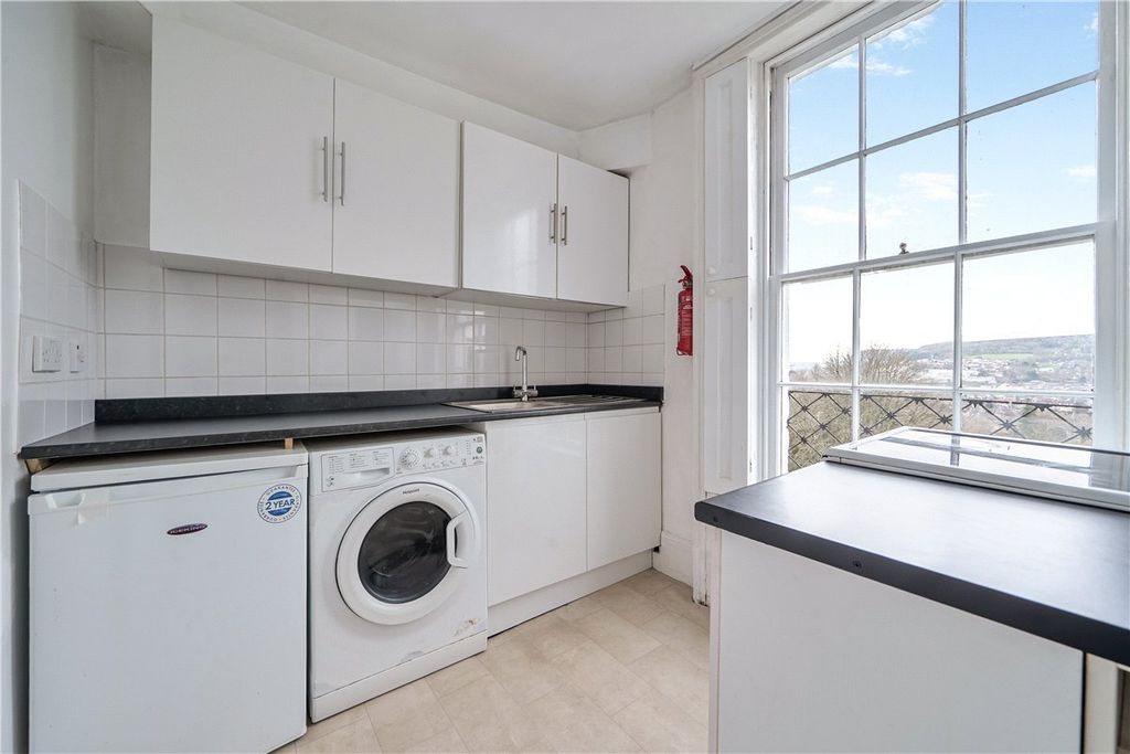 Property photo 2 of 11 Picture No. 14