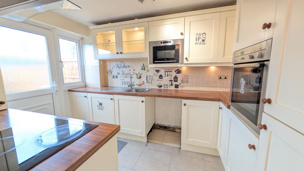 Property photo 2 of 14