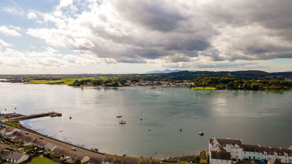 Property photo 3 of 47 005