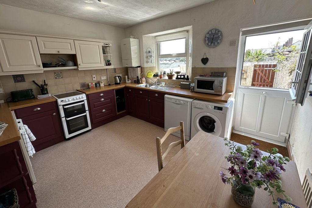 Property photo 2 of 14