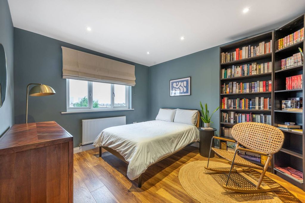 Property photo 3 of 7