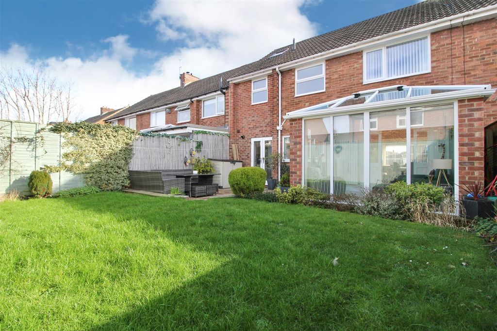 Property photo 3 of 25 External