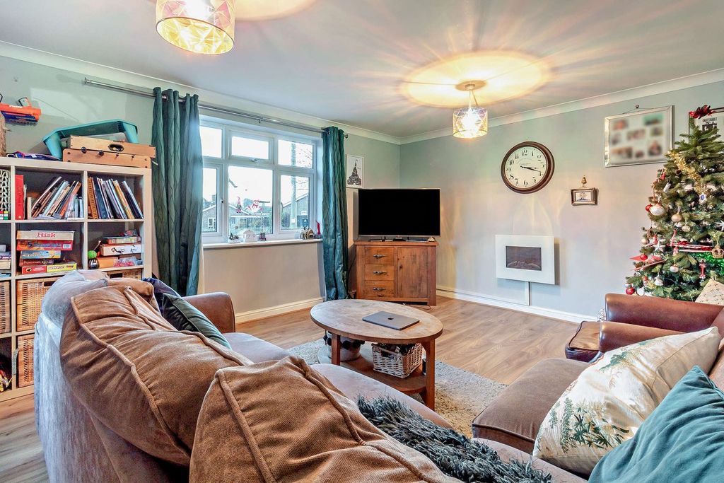 Property photo 2 of 20