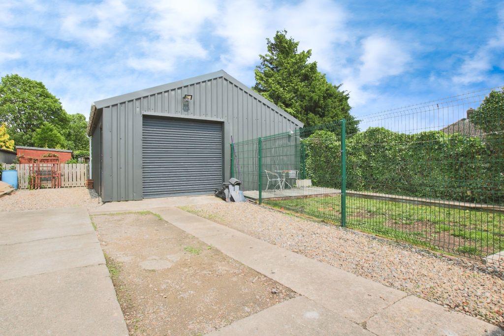 Property photo 3 of 19 4214096