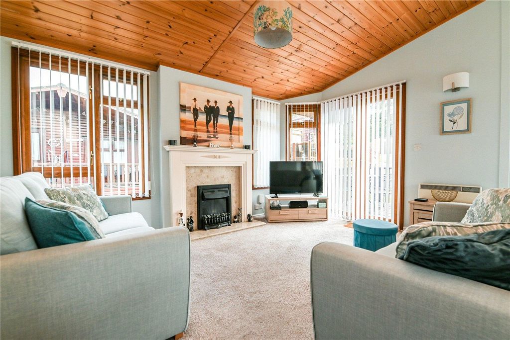 Property photo 2 of 15 Picture No. 05