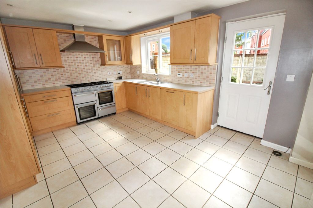 Property photo 3 of 17 Picture No. 06